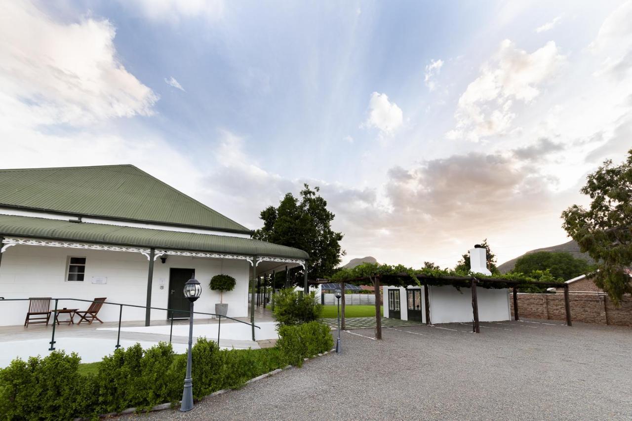 Victorian Square Guesthouse Graaff Reinet Exterior photo