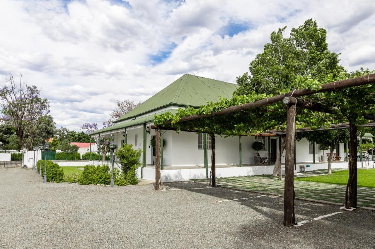 Victorian Square Guesthouse Graaff Reinet Exterior photo