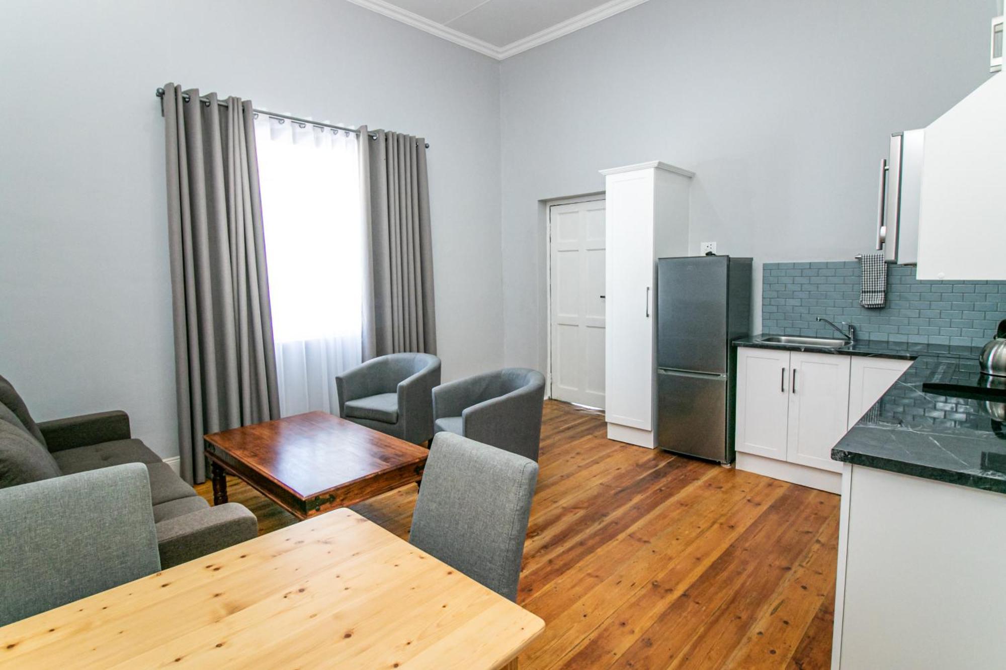 Victorian Square Guesthouse Graaff Reinet Exterior photo
