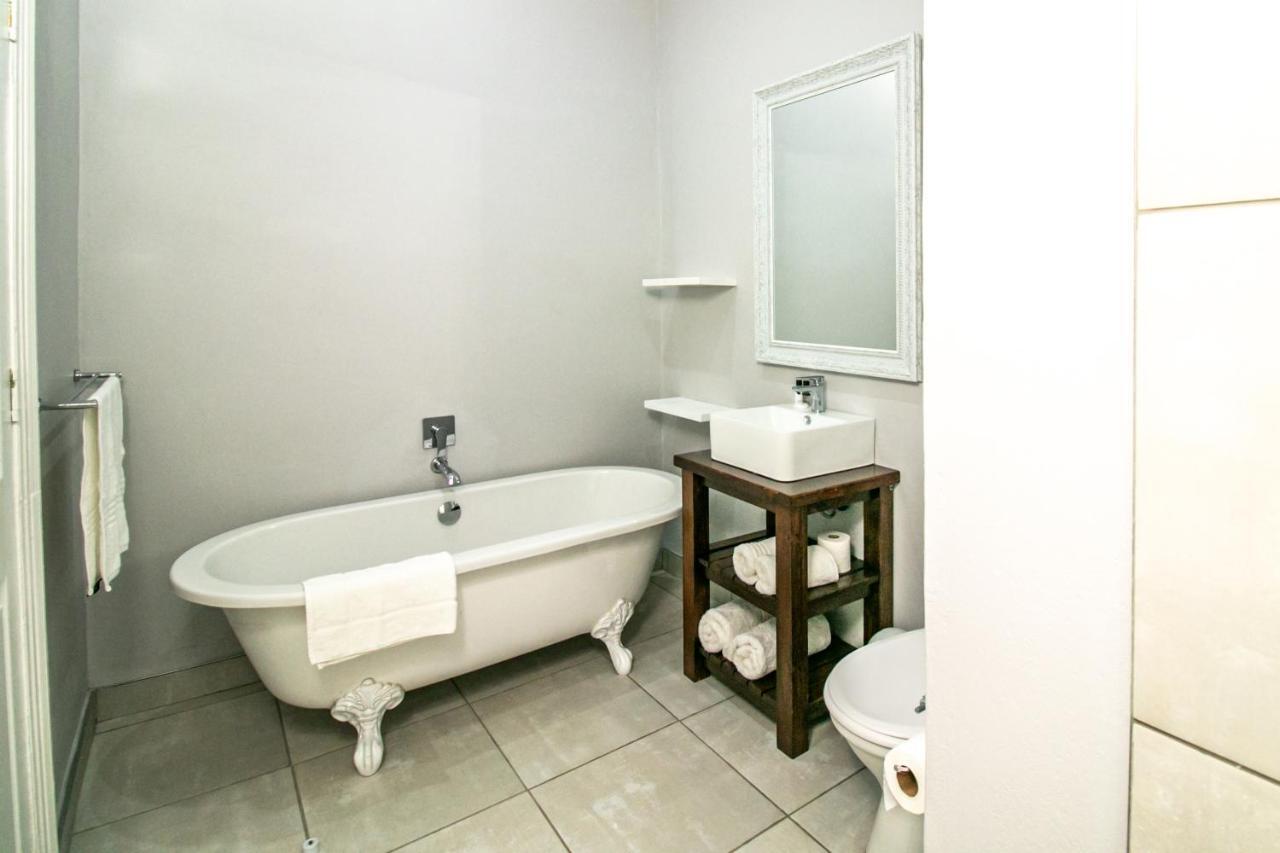 Victorian Square Guesthouse Graaff Reinet Exterior photo