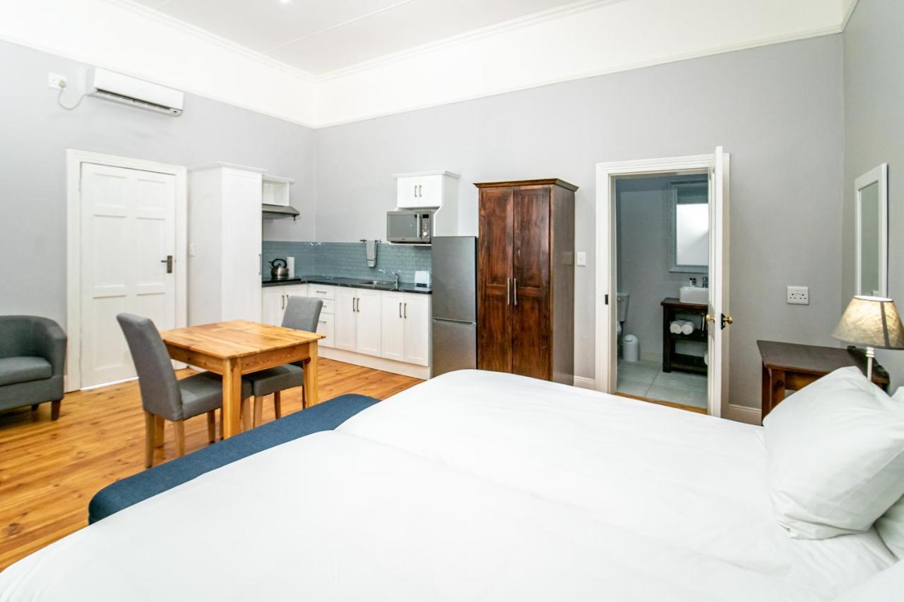 Victorian Square Guesthouse Graaff Reinet Exterior photo
