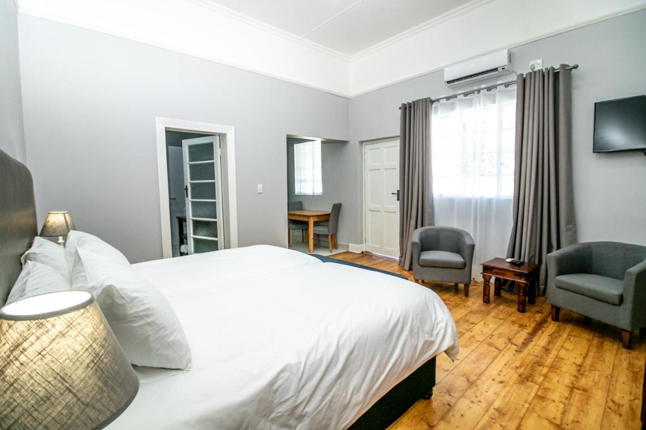Victorian Square Guesthouse Graaff Reinet Exterior photo