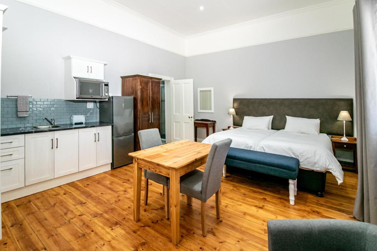 Victorian Square Guesthouse Graaff Reinet Exterior photo