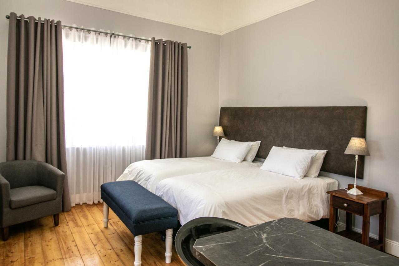 Victorian Square Guesthouse Graaff Reinet Exterior photo