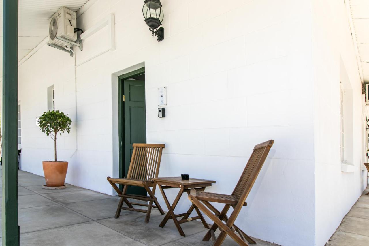Victorian Square Guesthouse Graaff Reinet Exterior photo